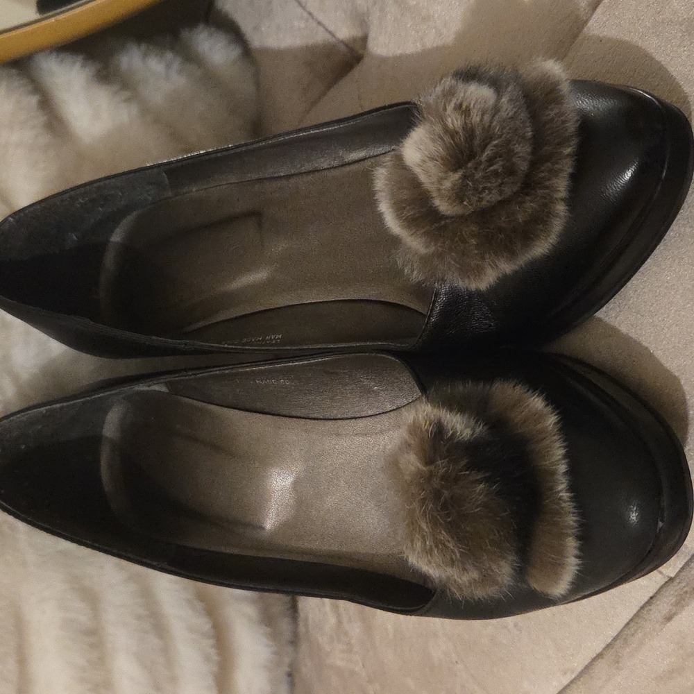 Carisma Elegant Black Women's Shoes with Fur Detail
